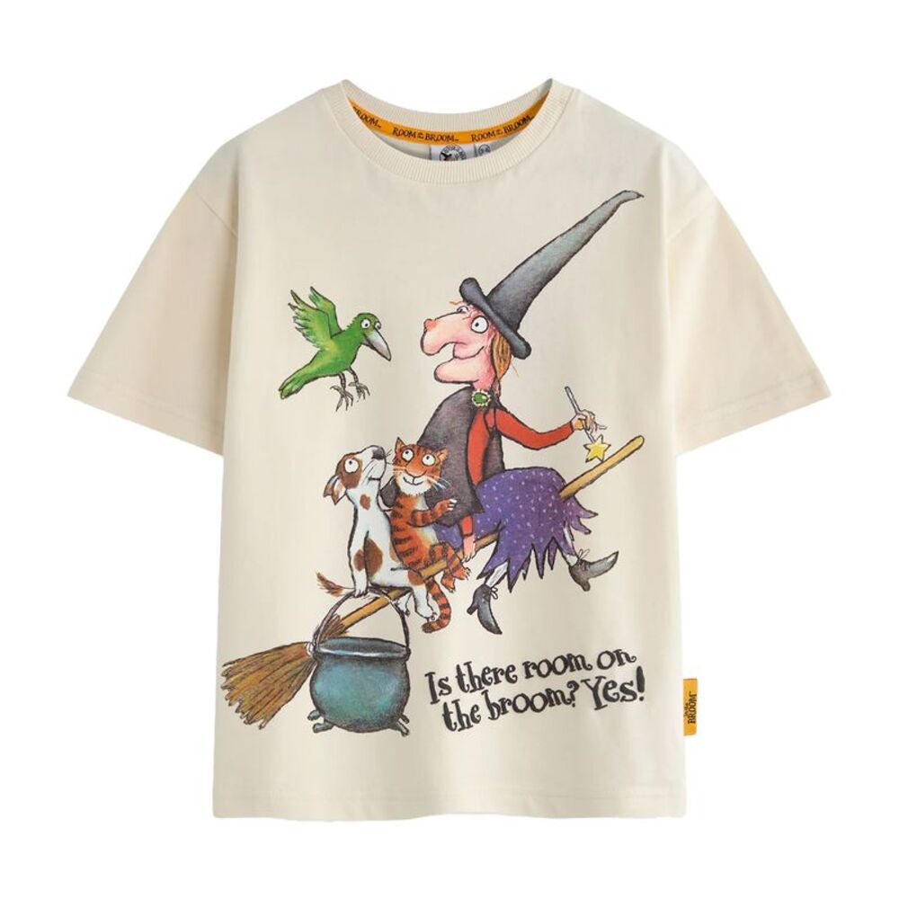 The Gruffalo Childrens/Kids Room On The Broom Group Pose Short-Sleeved T-Shirt /